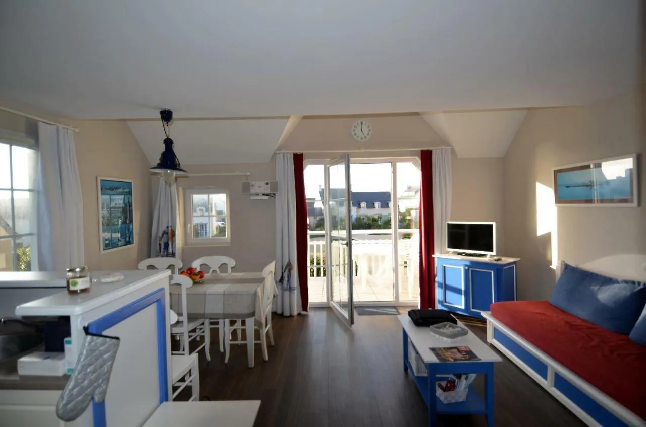 Appartement Vacances A L Ocean - T4 Grand Balcon Tout Confort - Wifi Et Parking Gratuits - Mer Plage Piscine A Environ 25 M - Centre Ville, Tous Commerces, Marche, Et Port A 10 Minutes A Pied En Longeant La Mer Guilvinec