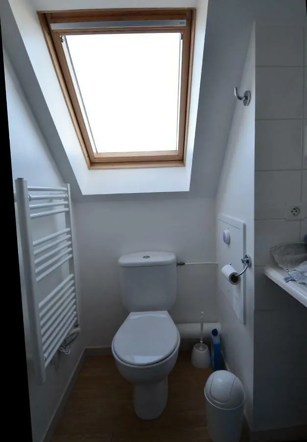 Vacances A L Ocean - T4 Grand Balcon Tout Confort - Wifi Et Parking Gratuits - Mer Plage Piscine A Environ 25 M - Centre Ville, Tous Commerces, Marche, Et Port A 10 Minutes A Pied En Longeant La Mer Guilvinec 0*,  France
